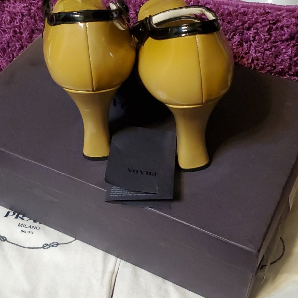 Prada Ladies Shoes - Picture 15 of 16